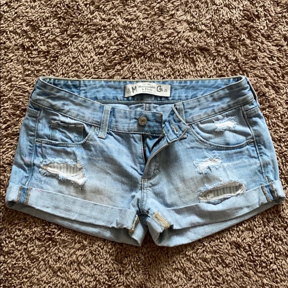 Light denim short destressed shorts